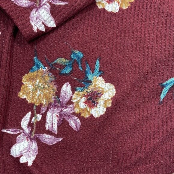 Lush Floral Long Sleeve V-Neck Top - Picture 4 of 9